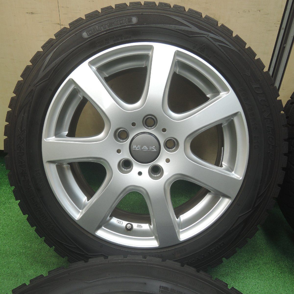 バリ溝！キレイ！9分★ワーゲン等 MAK 205/55R16 スタッドレス ダンロップ ウインターマックス WM01 PCD112/5H★3122710SYス