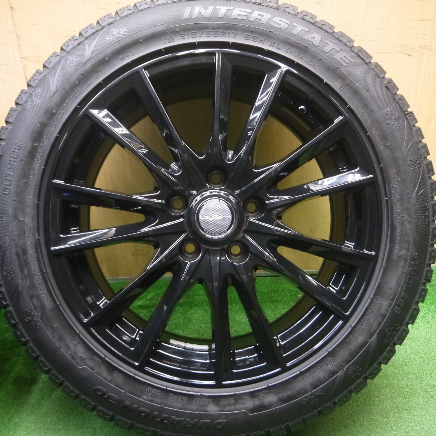 [送料無料] バリ溝！キレイ！9.5分★スタッドレス 215/55R17 インターステート DURATION30 LeyBahn GBX レイバーン 17インチ PCD114.3/5H★5030508Hス