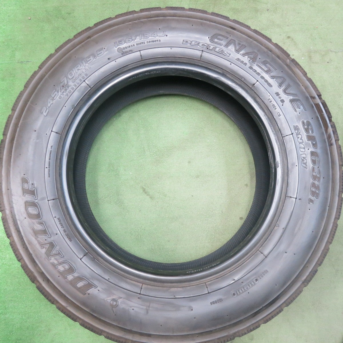 ほぼ未使用！25年★トラック タイヤ 245/70R19.5 136/134J ダンロップ エナセーブ SP638L オールシーズン 19.5インチ★5112504SKスタ
