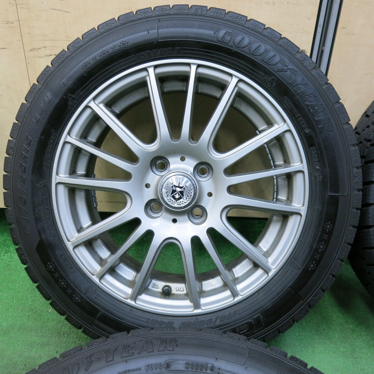 バリ溝！21年！9.5分★スタッドレス 175/65R15 グッドイヤー アイスナビ7 GMach 15インチ PCD100/4H★4121806SYス