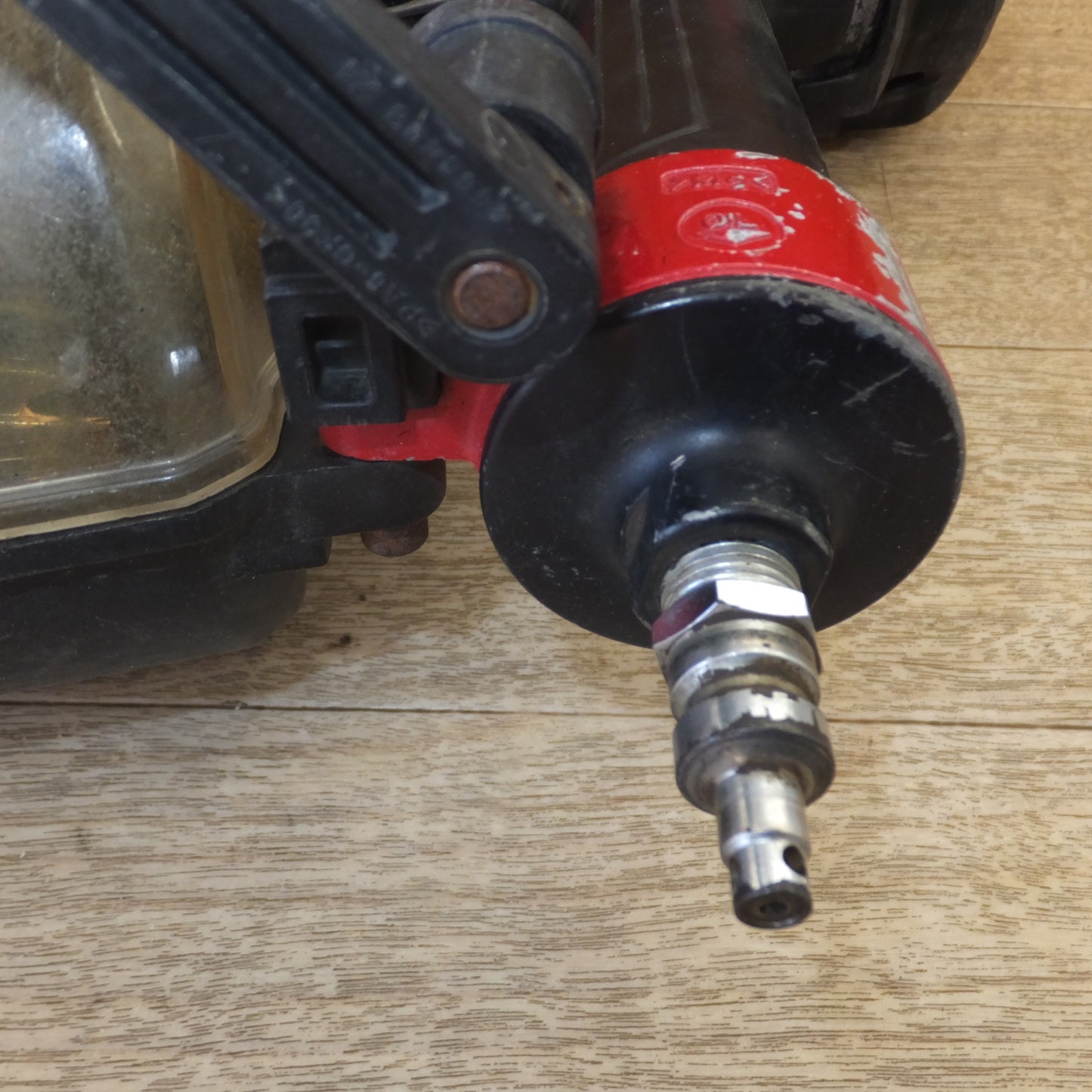 [送料無料] ★マキタ makita 65mm 高圧エア釘打 AN636H　使用空気圧 1.18～2.26MPa★