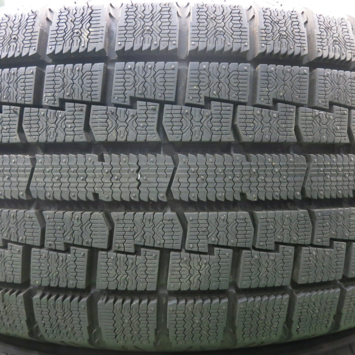 *送料無料* 超バリ溝！22年！ほぼ10分★スタッドレス 215/60R16 アイスフロンテージ FEID ice FRONTAGE 16インチ PCD114.3/5H★4050508HAス