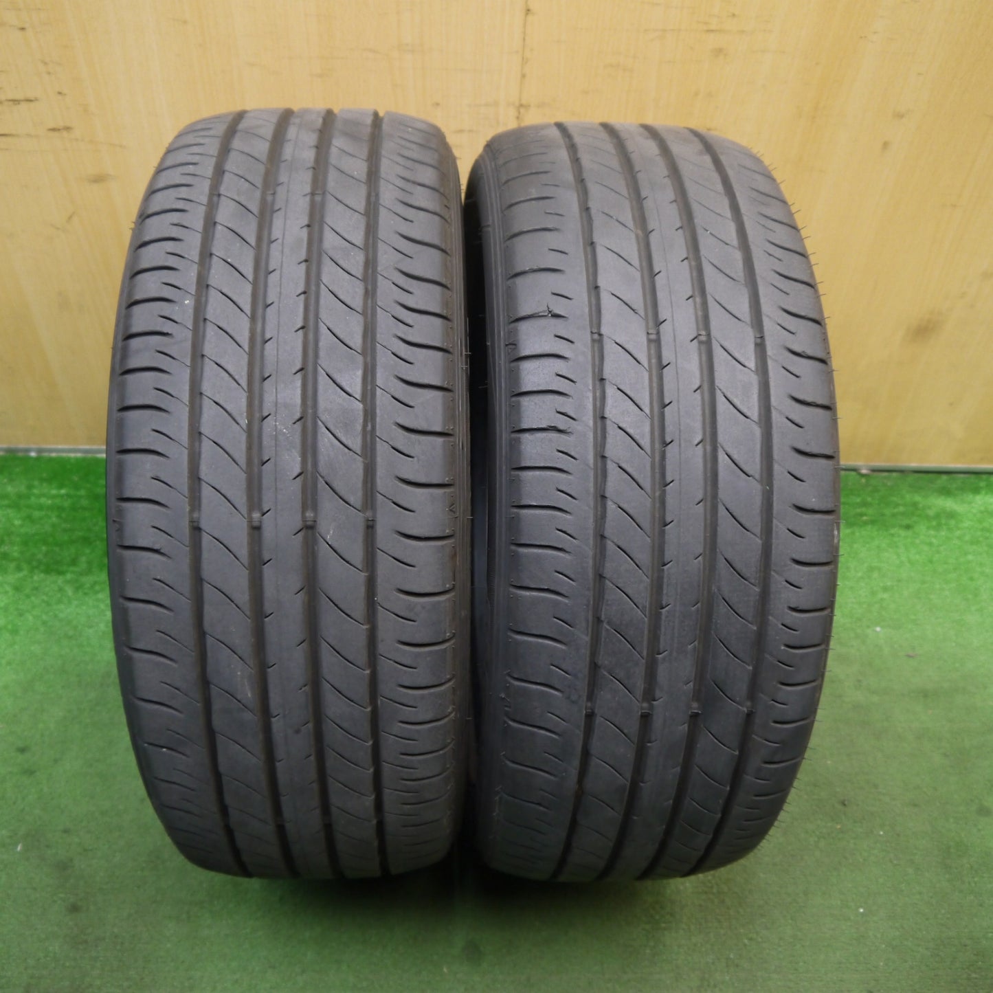 バリ溝！8.5分！2本★215/50R17 ダンロップ SPスポーツマックス 050 タイヤ 17インチ レヴォーグ プリウスα ウィッシュ 等★5060913Hノタ
