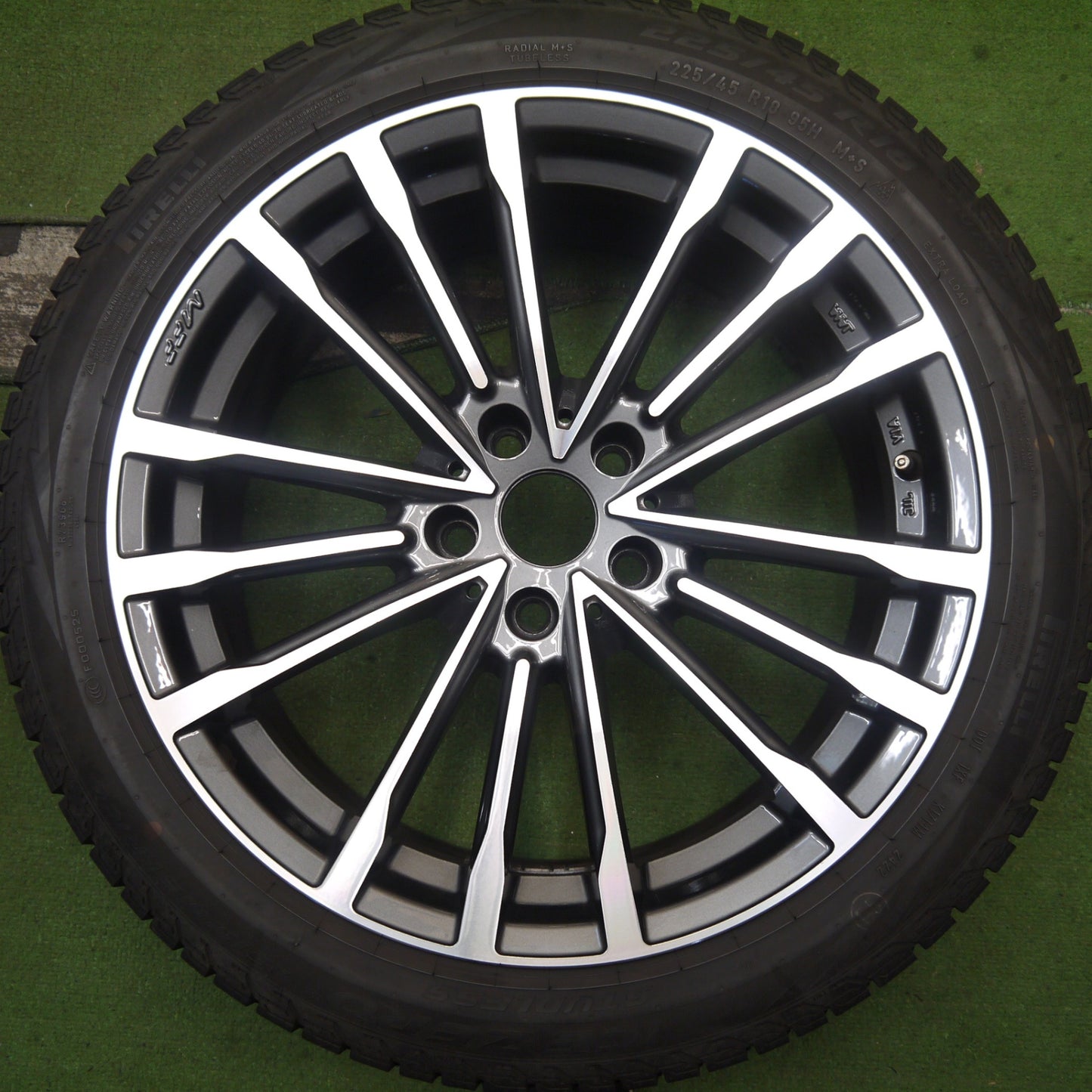 4本価格！22年★BMW 等 MAK BAVIERA FF 225/45R18 スタッドレス ピレリ アイスゼロ アシンメトリコ バビエラ 18インチ PCD112/5H★5091603Hス