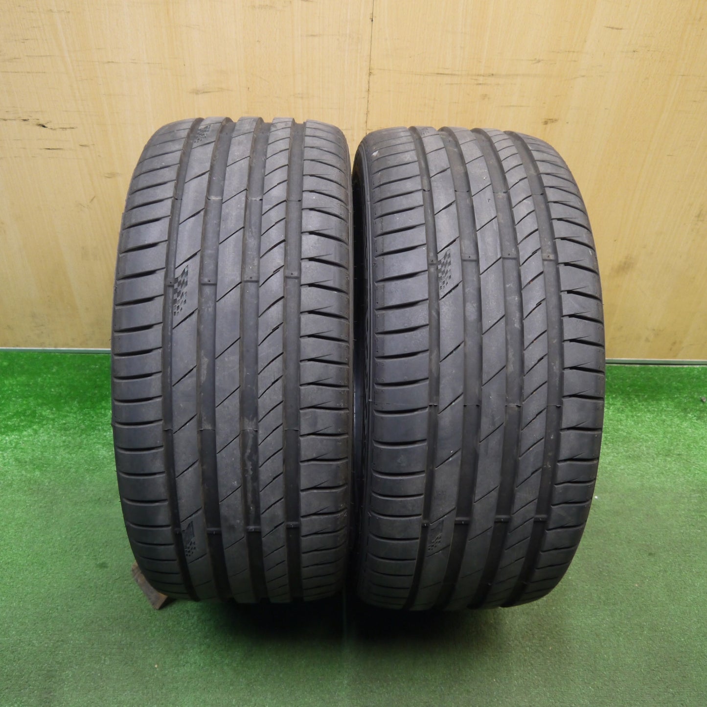 バリ溝！25年！9.5分以上！2本★255/40R18 クムホ エクスタ PS71 ECSTA タイヤ 18インチ レクサス IS ベンツ CLS E SL クラス BMW 3 4シリーズ Z4 等★6012807Hノタ