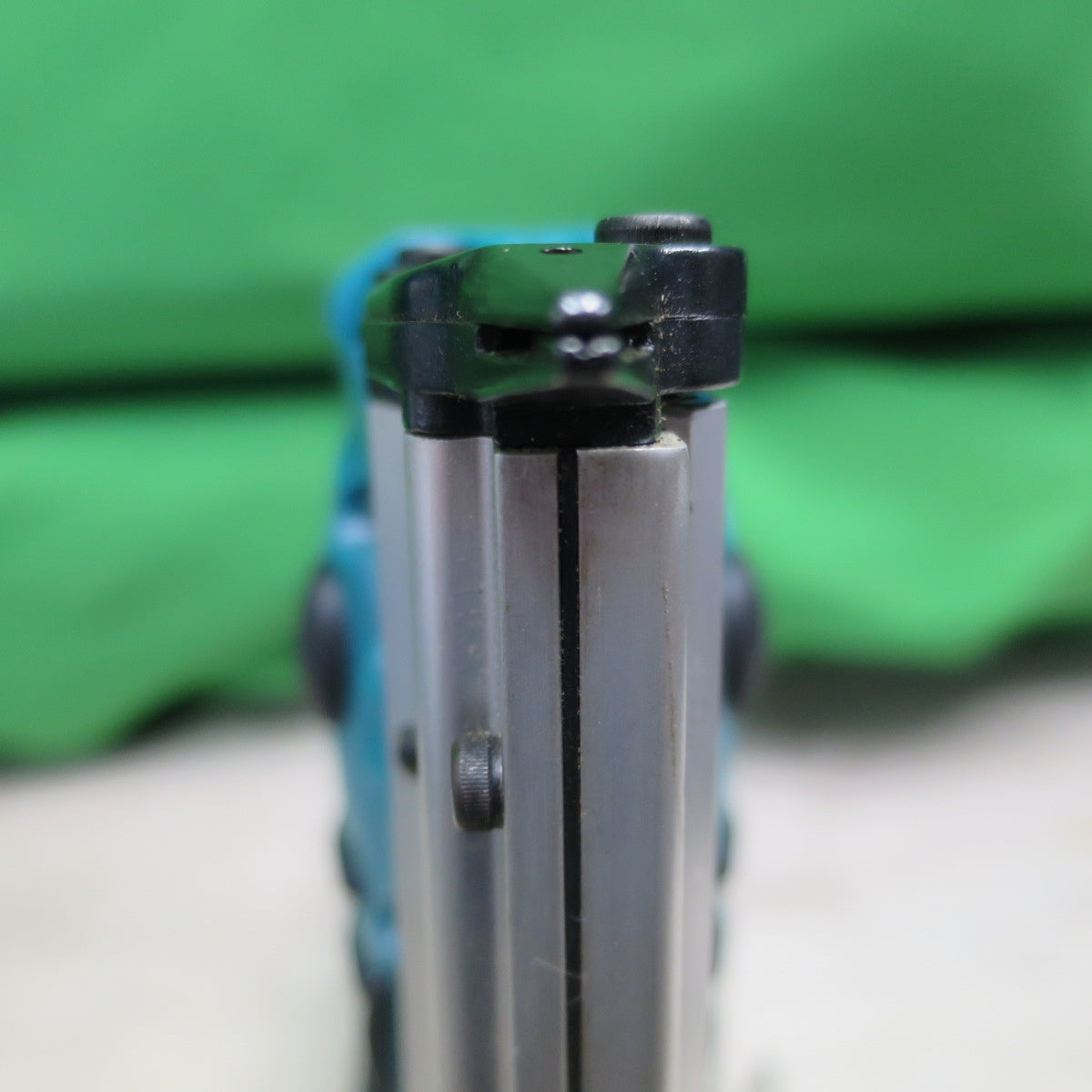 [送料無料] キレイ！付属品付き☆マキタ 充電式 ピンタッカ 14.4V PT350DRF ケース 充電器 バッテリー ピンネイル 付き 電動 工具☆