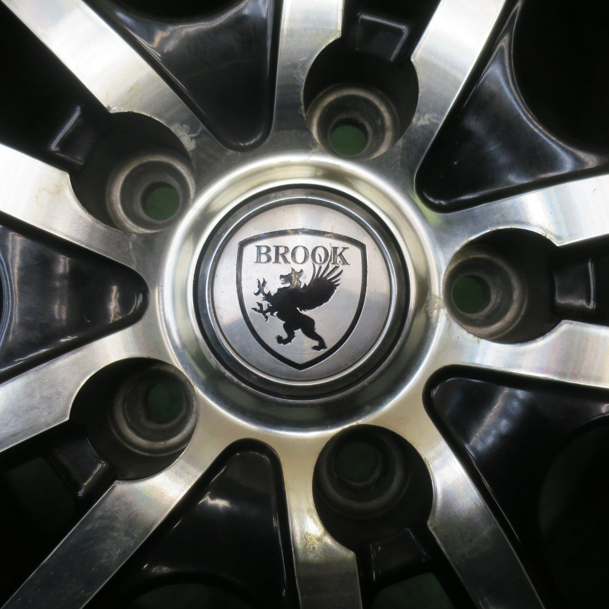 バリ溝！22年！9.5分★スタッドレス 215/60R16 ヨコハマ アイスガード iG70 BROOK ブルック 16インチ PCD114.3/5H★5112703NJス