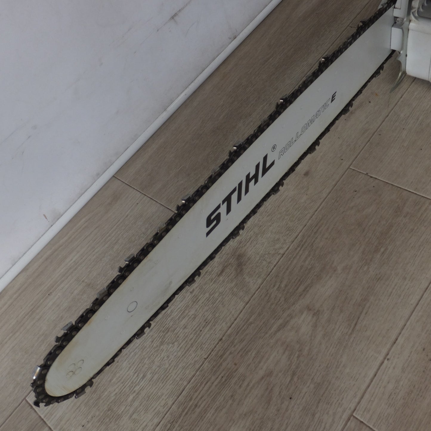 [送料無料] 岐阜発★スチール STIHL エンジンチェンソー MS261C-M　排気量 50.2cm3 振動加速度 18.2m/s2 騒音レベル 100.2dB★