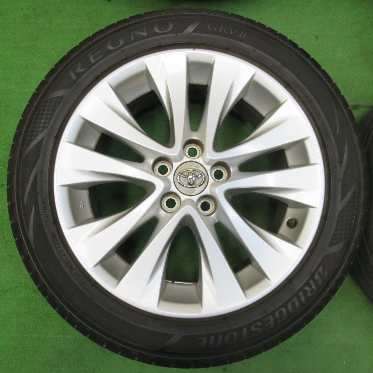 *送料無料* 4本価格！20年★トヨタ 20系 アルファード ヴェルファイア 純正 235/50R18 ブリヂストン レグノ GRV2 PCD114.3/5H★4080101イノ