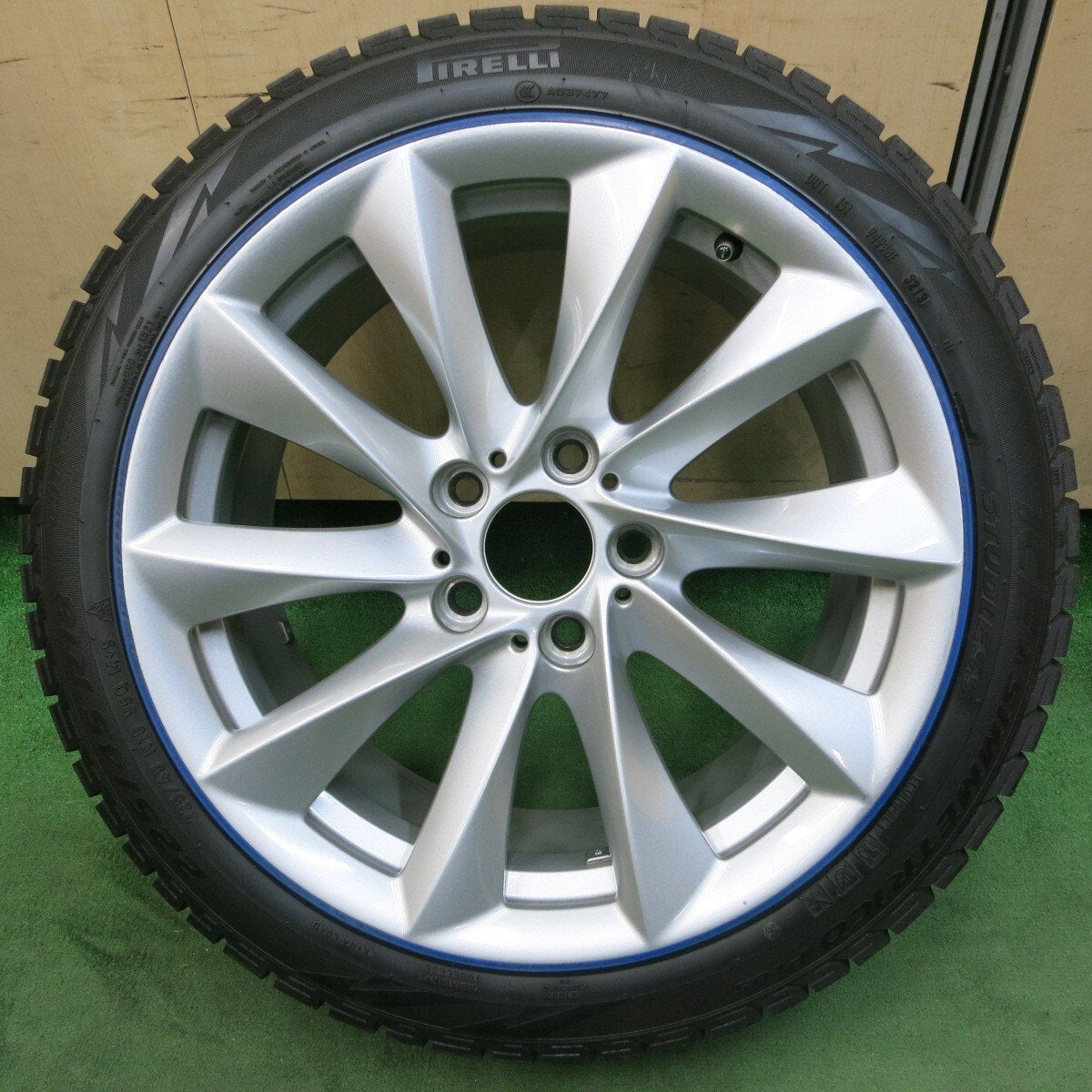 バリ溝！キレイ！8.5分！1本★BMW F30 F31 3シリーズ 純正 225/45R18 スタッドレス ピレリ アイスアシンメトリコ プラス 18インチ PCD120/5H★5030401ナス