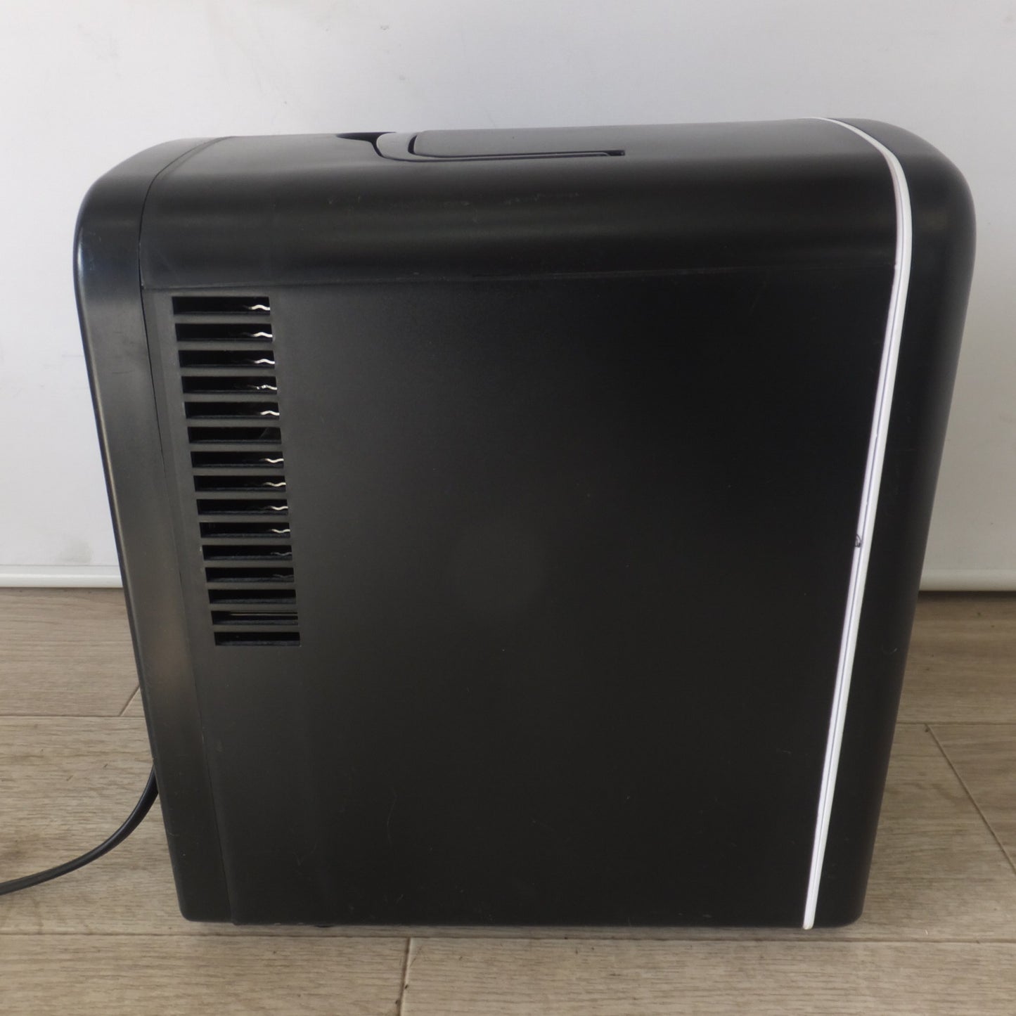 [送料無料] ★AstroAI ミニ冷蔵庫 ポータブル冷温庫 LY0204A 4L　DC12 AC100-120V★