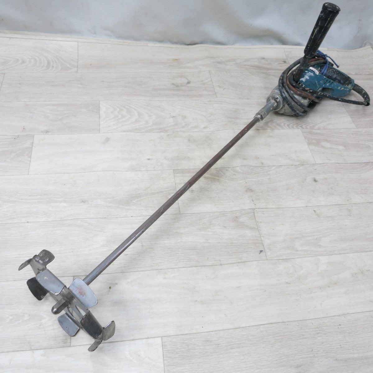 [送料無料] ◆makita マキタ カクハン機 UT1305 撹拌機 電動工具 100V◆