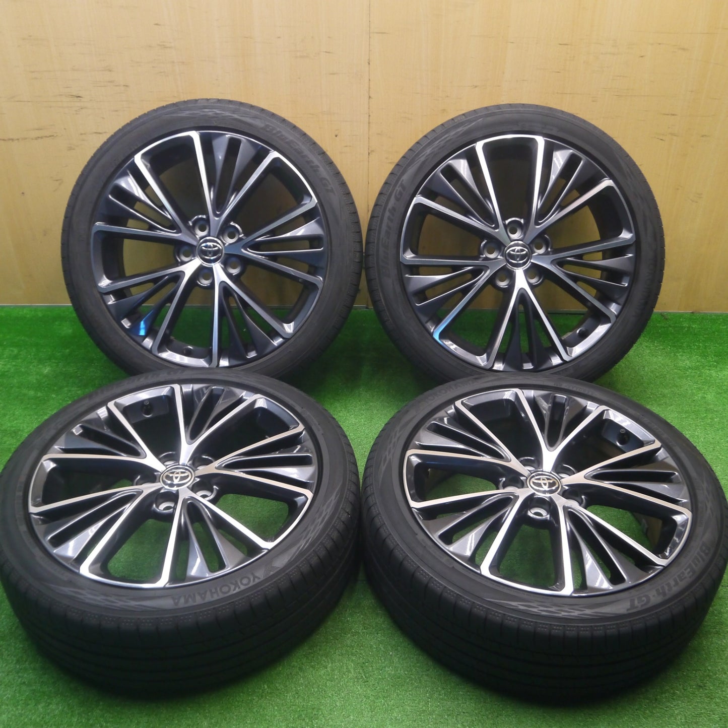 [送料無料] バリ溝！23年！キレイ！9.5分★トヨタ 60系 プリウス Zグレード 純正 195/50R19 ヨコハマ BluEarth-GT 19インチ PCD114.3/5H★4092507Hノ