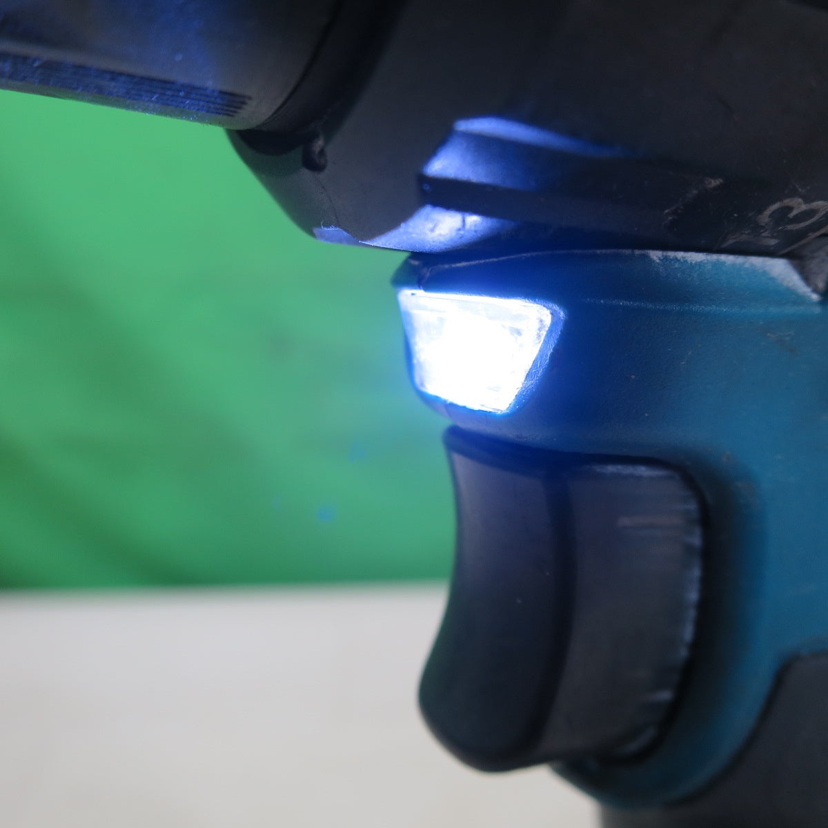 [送料無料] ☆マキタ 充電式 ドライバドリル DF484D 電動 工具 18V makita コードレス ケース 本体のみ☆