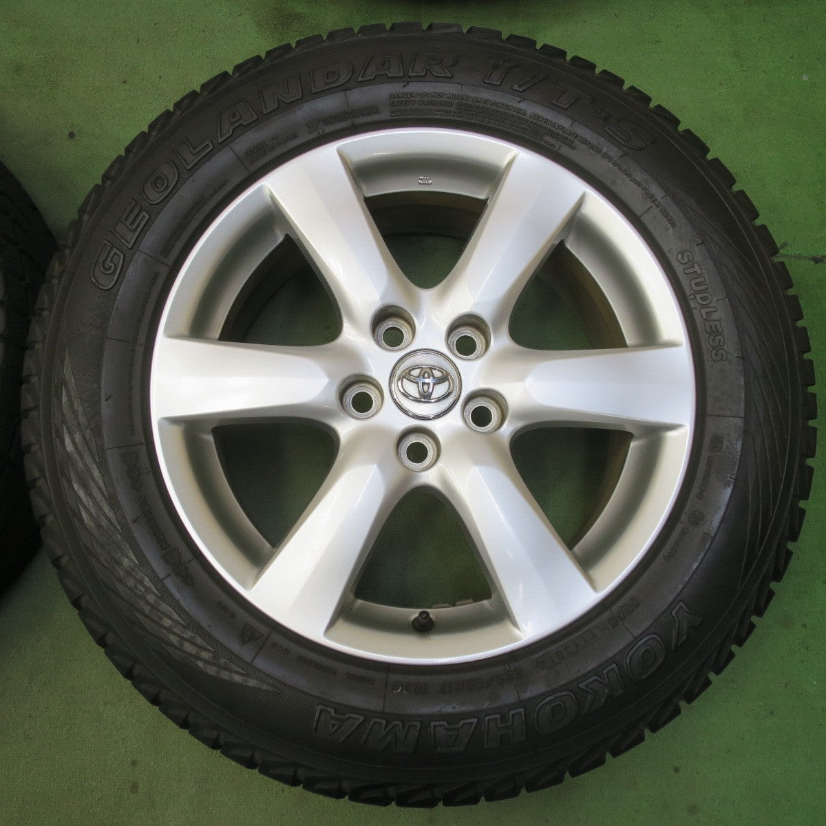 キレイ◎トヨタ ヴァンガード 純正 225/65R17 スタッドレス ヨコハマ ジオランダー i/T-S 17インチ PCD114.3/5H◎6071504イス
