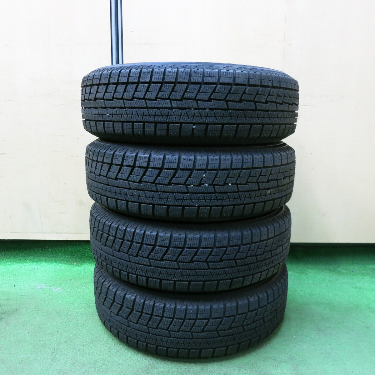 [送料無料] バリ溝！22年！キレイ！ほぼ10分★スタッドレス 175/65R15 ヨコハマ アイスガード iG60 AXEL Three アクセル 15インチ PCD100/4H★4121107SYス