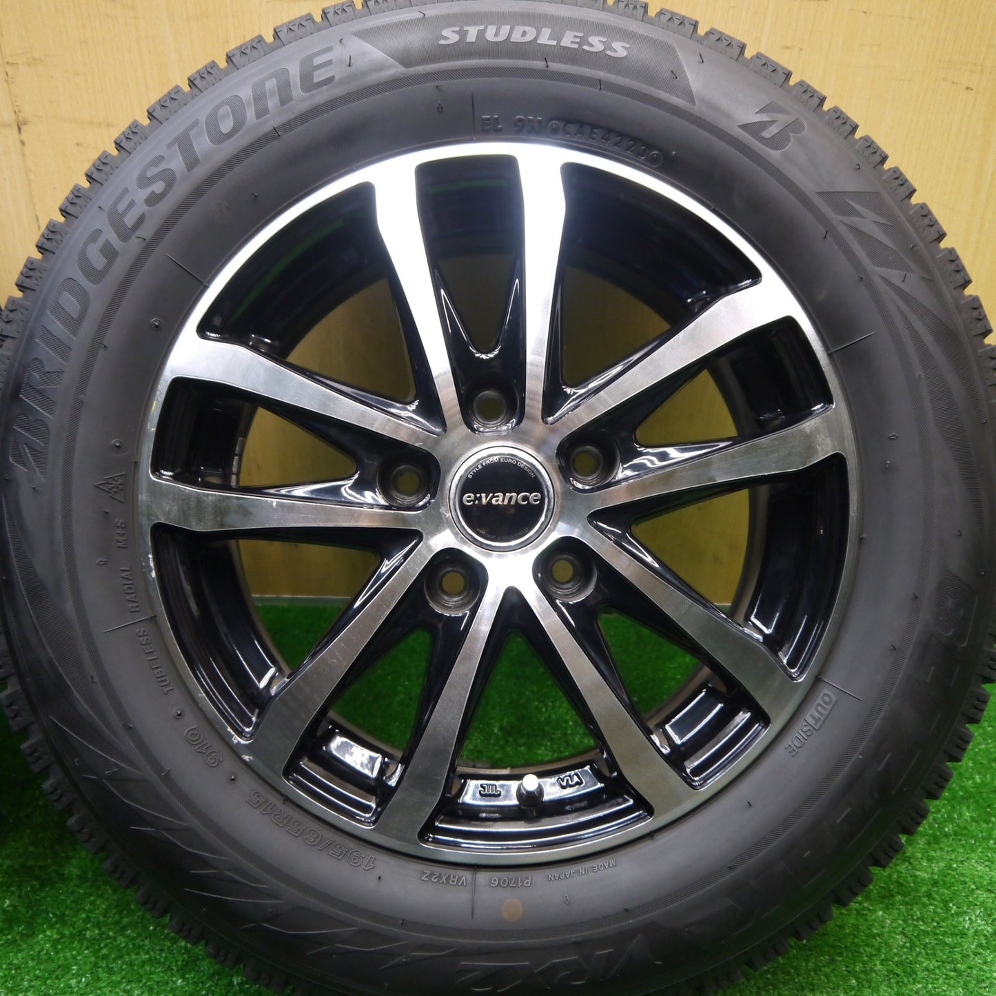 バリ溝！23年！9分★スタッドレス 195/65R15 ブリヂストン ブリザック VRX2 evance HA1 エヴァンス 15インチ PCD114.3/5H★5101408Hス