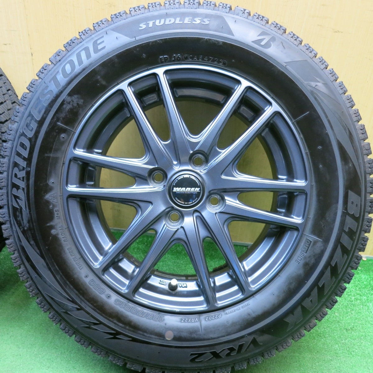 バリ溝！23年！9分◎スタッドレス 185/70R14 ブリヂストン ブリザック VRX2 WAREN ヴァーレン 14インチ PCD100/4H◎6081609HAス
