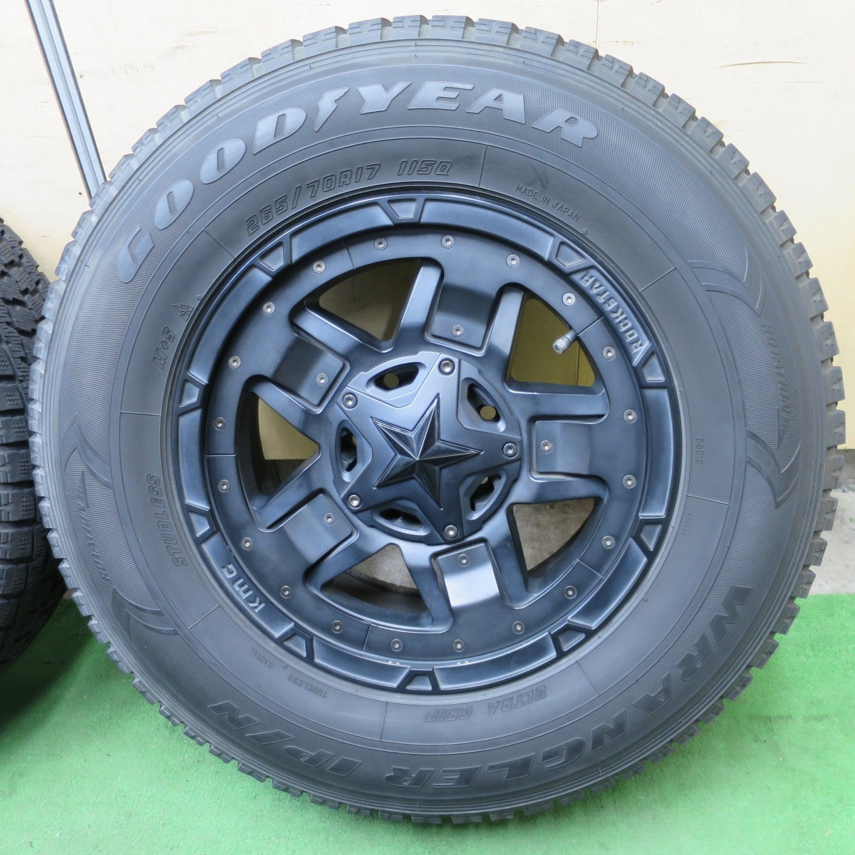 4本価格★KMC ROCK STAR XD827 265/70R17 スタッドレス グッドイヤー ラングラー IP/N 17インチ ロックスター PCD135 139.7/6H マルチ★6051301ナス