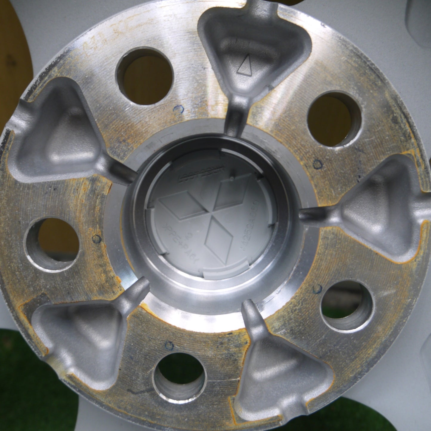 *送料無料* 新車外し★三菱 アウトランダー PHEV 純正 ホイール 18インチ 18×7J PCD114.3/5H★4051010Hホ
