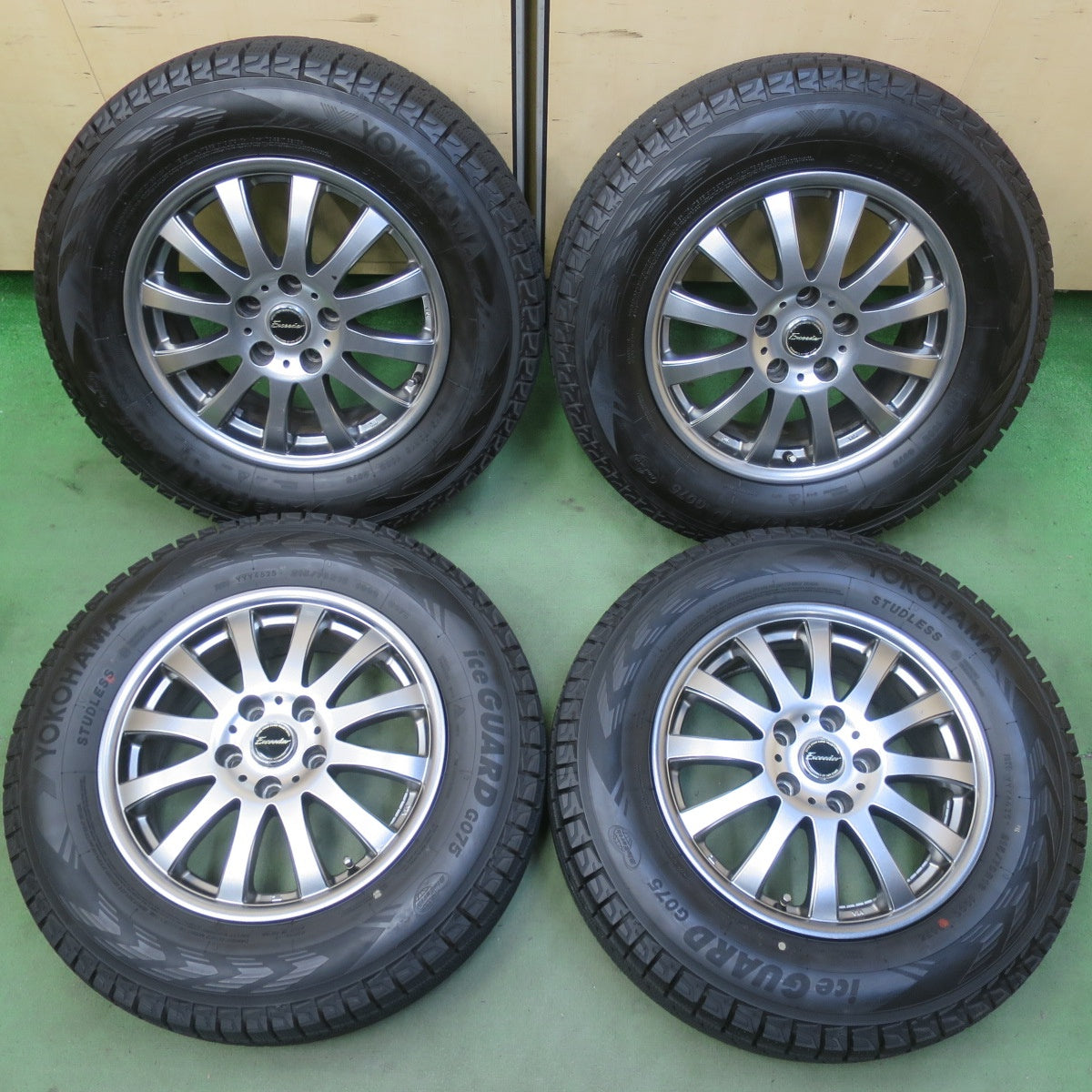 バリ溝！25年！ほぼ10分◎スタッドレス 215/70R16 ヨコハマ アイスガード G075 Exceeder エクシーダー 16インチ PCD114.3/5H◎6082909イス