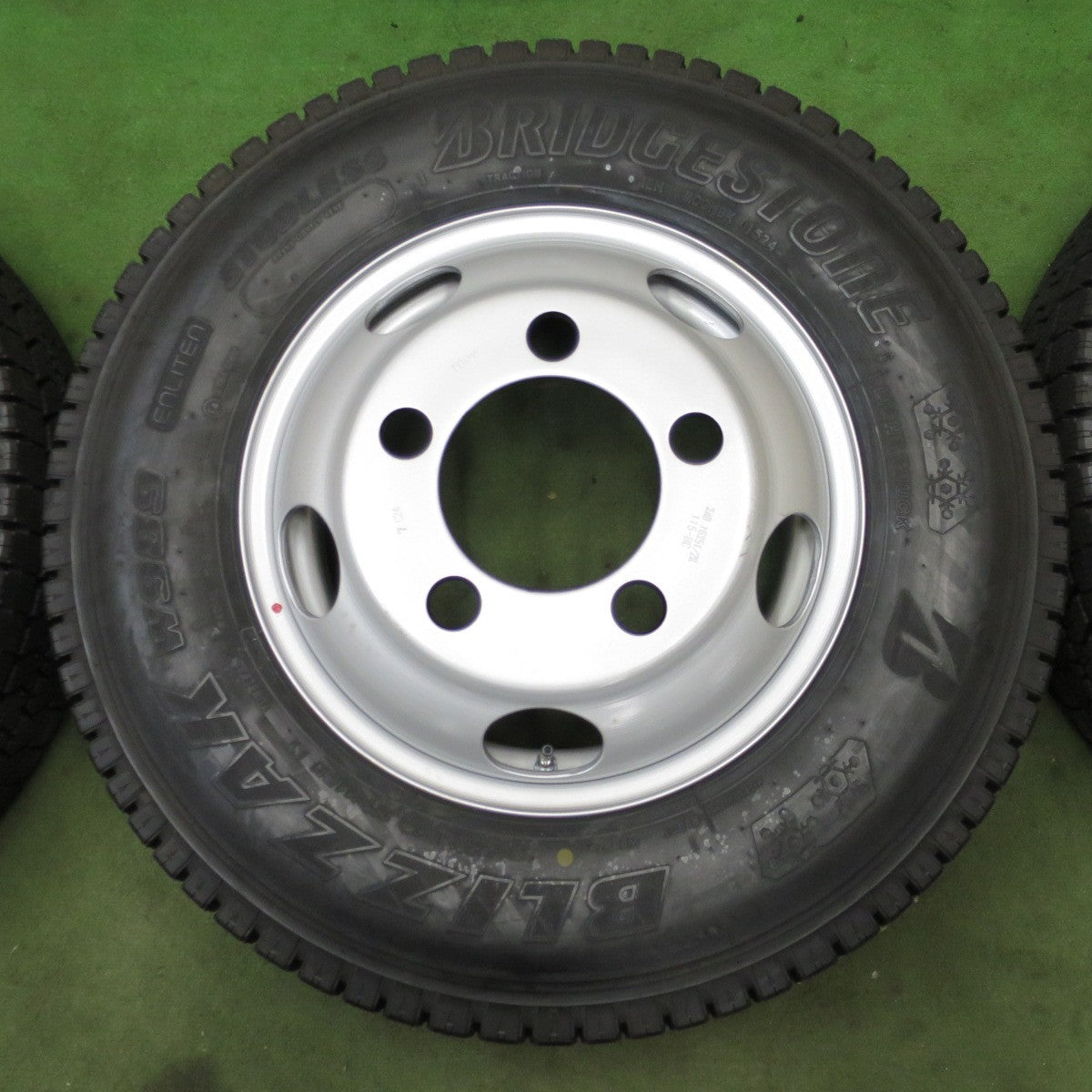未使用！24年！6本★トラック 205/85R16 117/115N スタッドレス ブリヂストン ブリザック W989 TOPY スチール 115-8C 16インチ PCD208/5H★6052002ナス