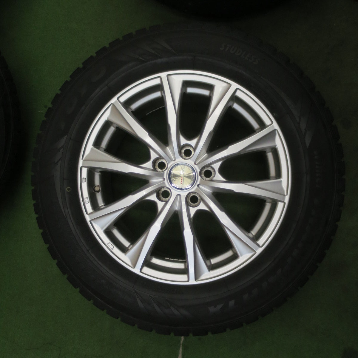 バリ溝！キレイ！9.5分★スタッドレス 225/65R17 トーヨー ウインター トランパス TX JOKER ジョーカー 17インチ PCD114.3/5H★6022110TTス