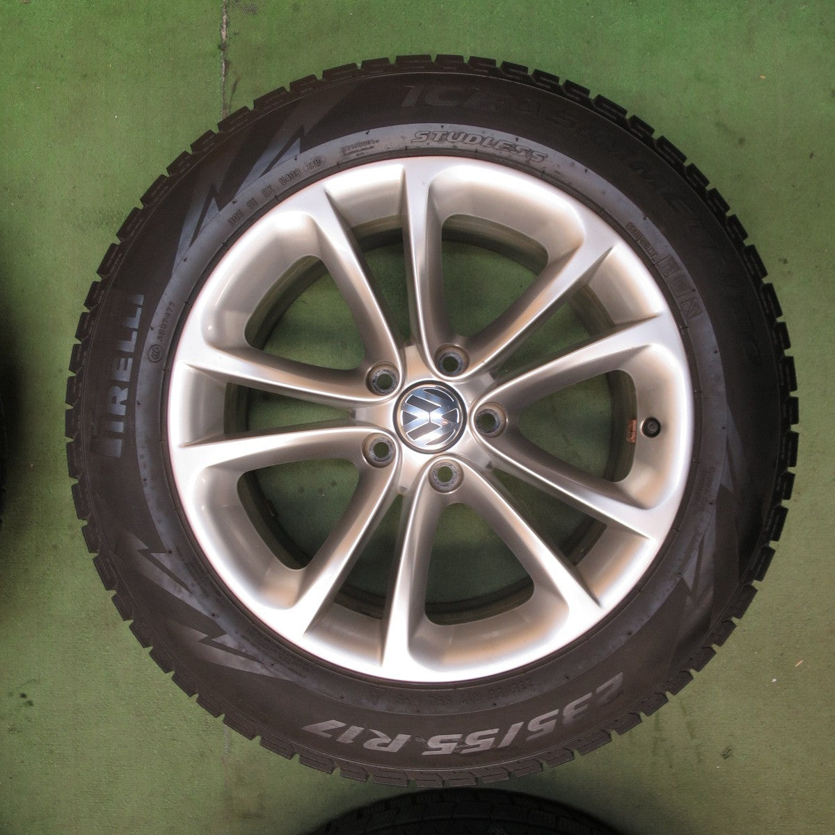 4本価格★ワーゲン パサート CC 純正 235/55R17 スタッドレス ピレリ アイスアシンメトリコ  17インチ PCD112/5H★5112807TTス