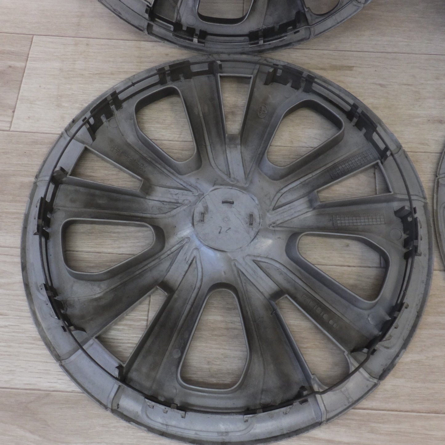 [送料無料] ★トヨタ TOYOTA 純正 プリウス 50系 後期 PHV ホイールカバー 15インチ 4枚★