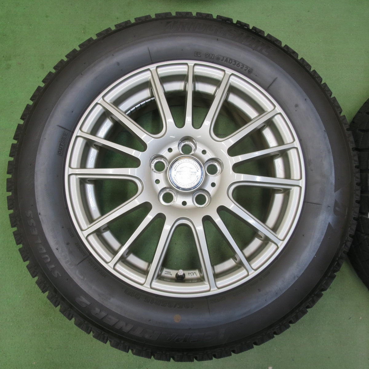 ほぼ未使用！22年！キレイ★プリウス 等 195/65R15 スタッドレス ブリヂストン アイスパートナー2 ravrion selzer ラブリオン 15インチ PCD100/5H★5111101イス