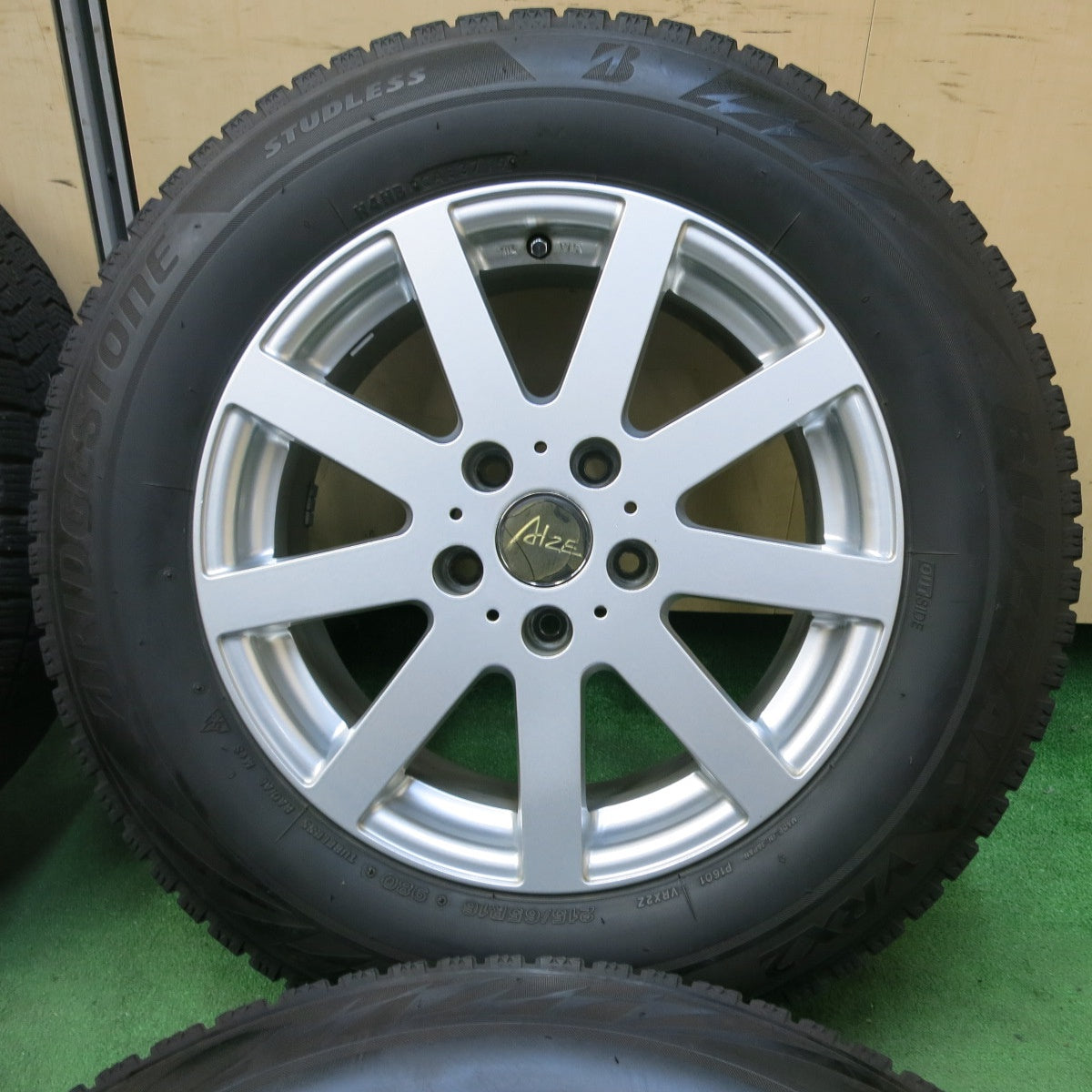 [送料無料] バリ溝！8.5分★スタッドレス 215/65R16 ブリヂストン ブリザック VRX2 AIZE 16インチ PCD114.3/5H★4102901SYス