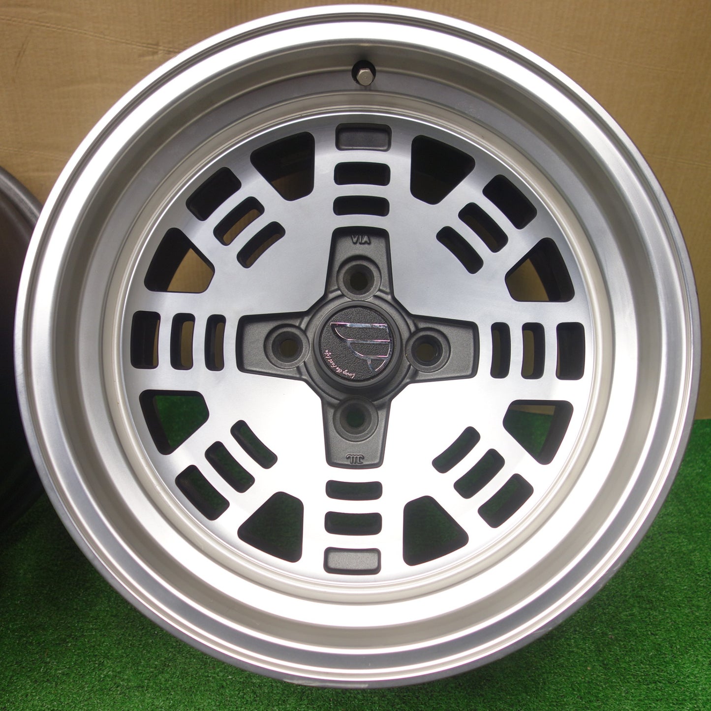 キレイ★FATLACE FZ01 15インチ ホイール ファットレース 15×8.5J 15×9.5J 15 25 PCD100/4H★5120502KTホ