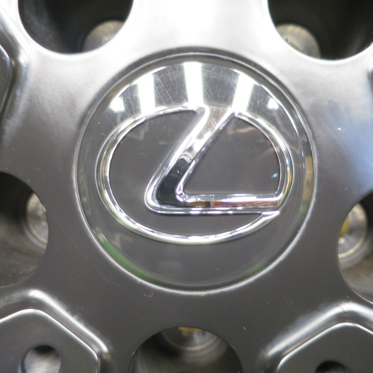 センサー付！バリ溝！23年！キレイ！9.5分★レクサス NX 等 Lehrmeister LF-FORCE 235/60R18 スタッドレス ピレリ アイスゼロ アシンメトリコ レアマイスター 18インチ PCD114.3/5H★6011001NKス