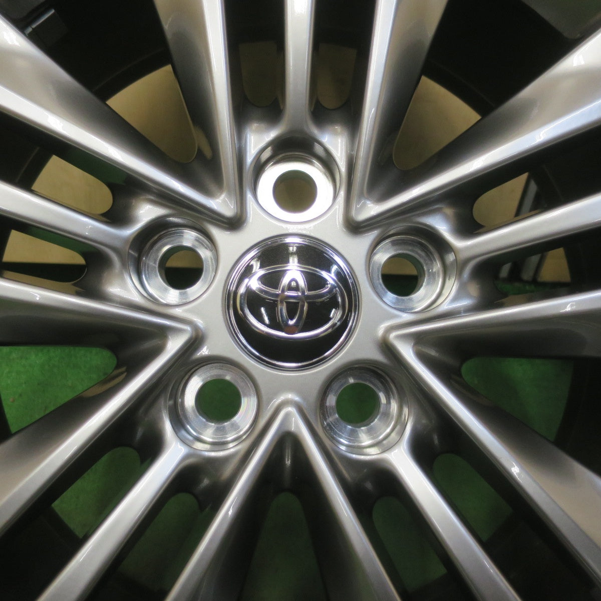 新車外し★トヨタ 40系 アルファード Zグレード 純正 ホイール 18インチ 18×7J PCD120/5H★6062413イホ