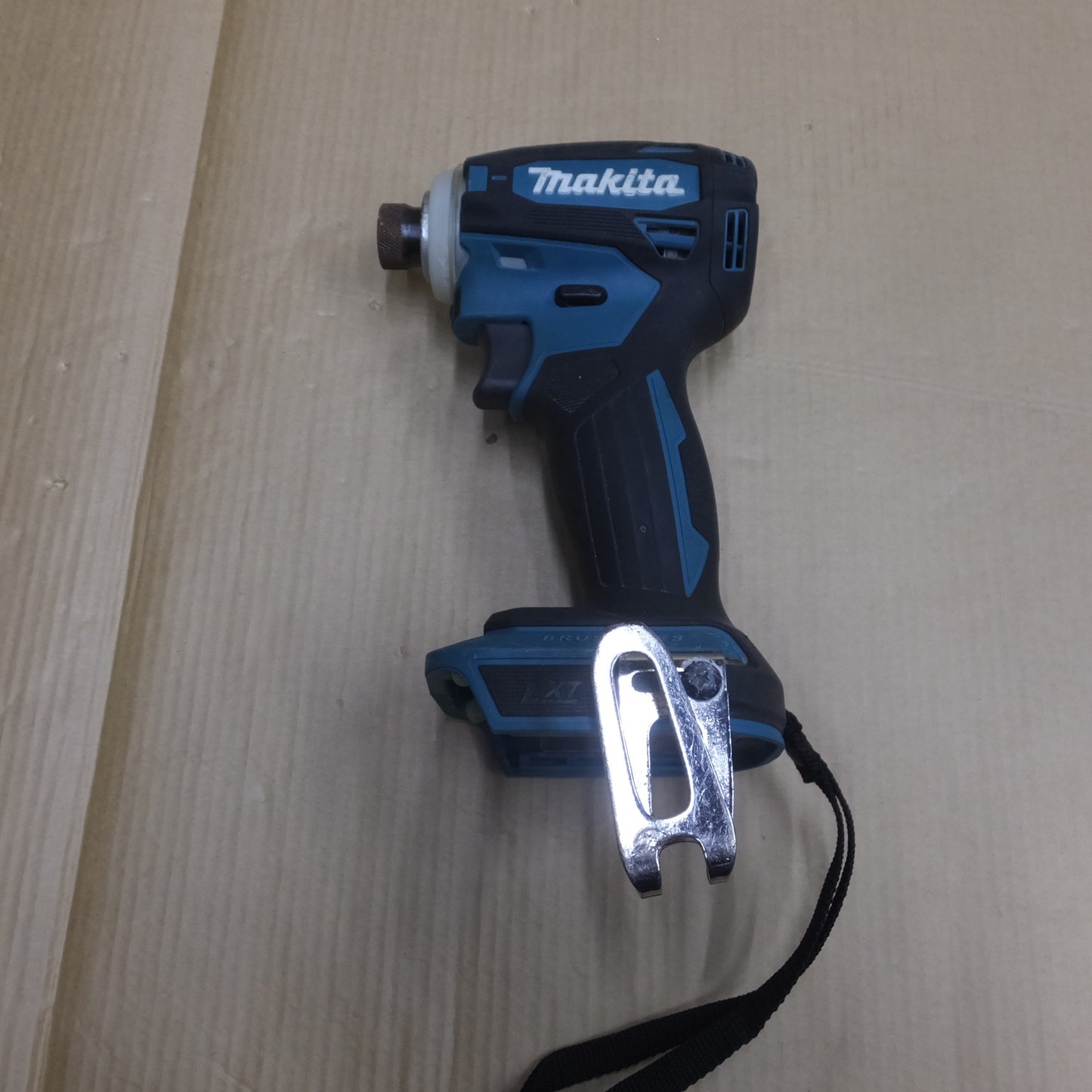 [送料無料] ◆マキタ 充電式 インパクト ドライバ 14.4V TD162DRGX 充電器 バッテリー ケース 付き 電動 工具◆