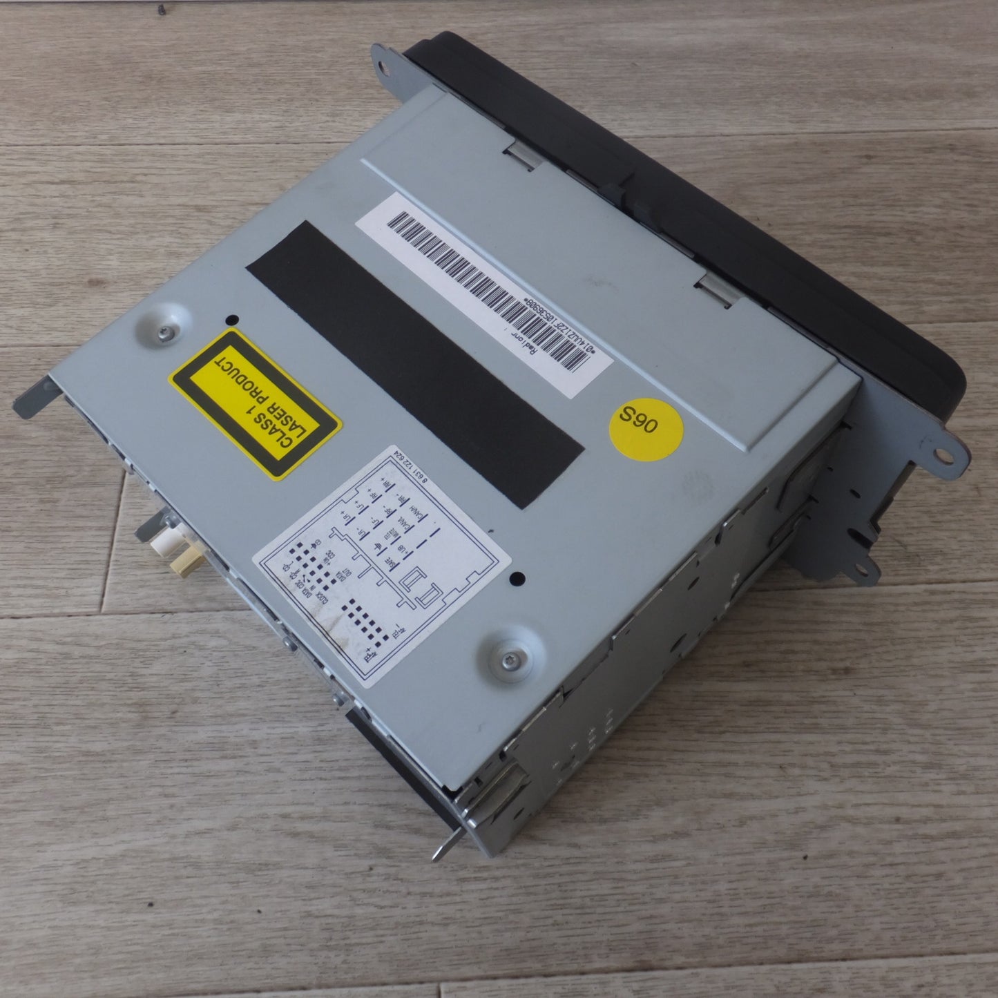 現状品★フォルクスワーゲン Volkswagen 純正 カーオーディオ CDデッキ RCD300　ビートル ポロ パサート ゴルフ など★ [送料無料]