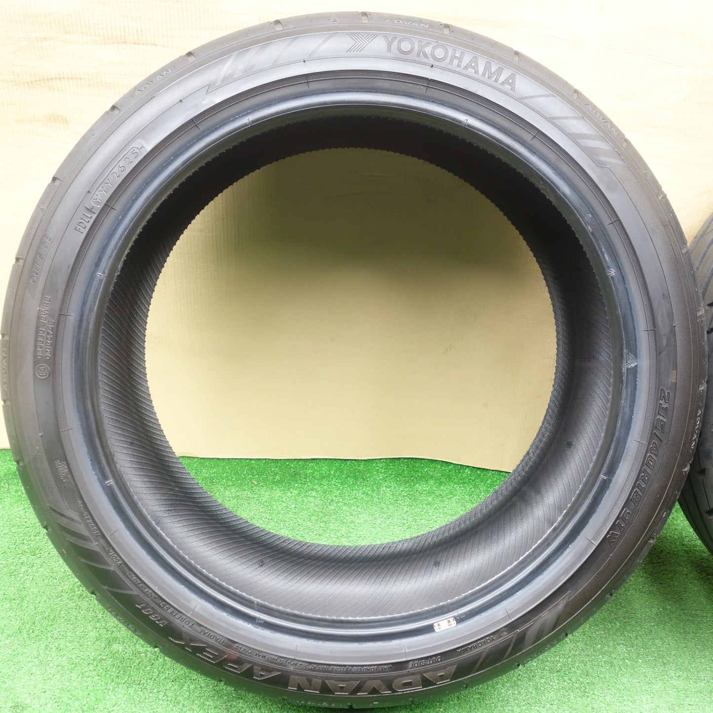 バリ溝！25年！9.5分★235/40R18 ヨコハマ アドバン APEX V601 タイヤ 18インチ カローラ インプレッサ ランエボ 等★6011606KTノタ