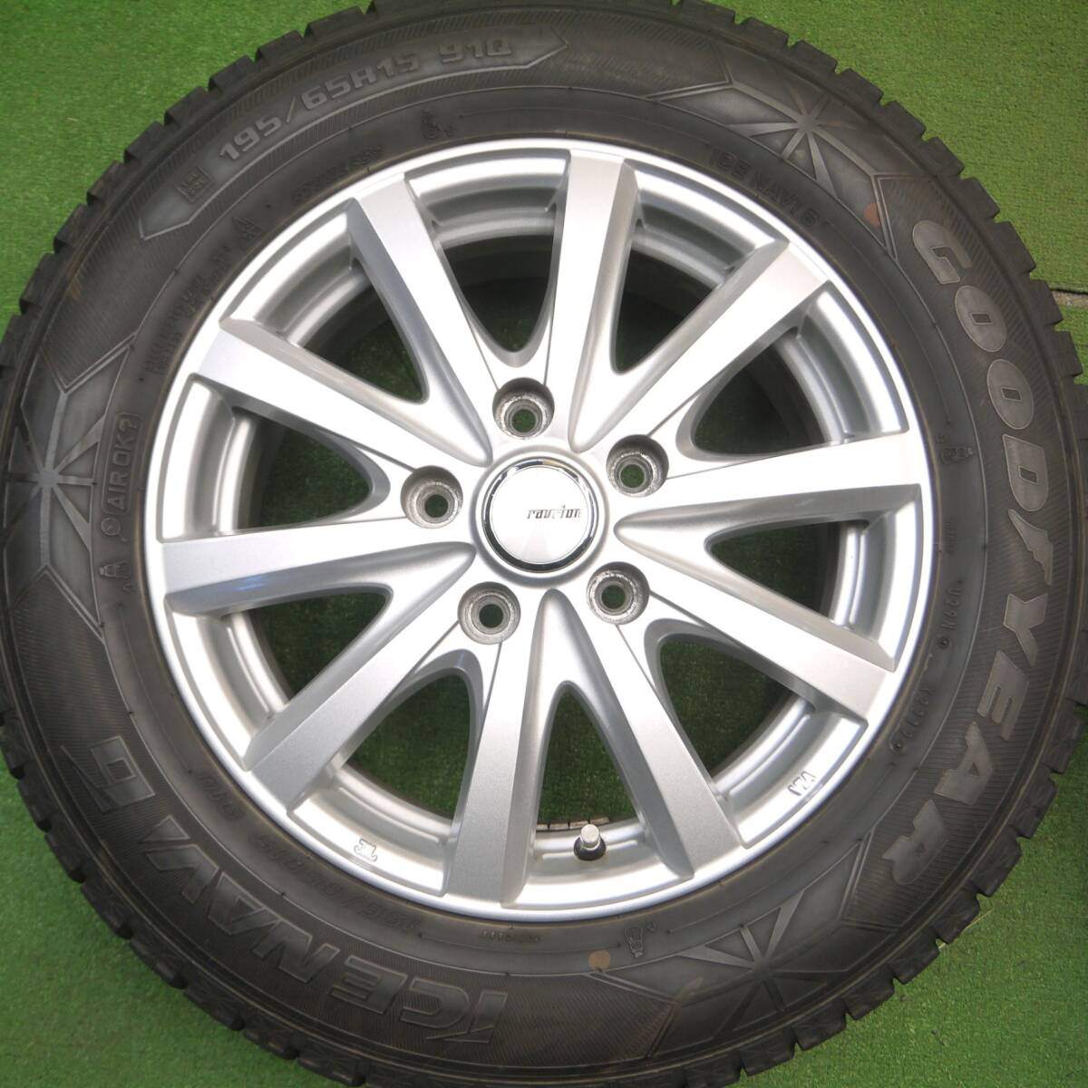 キレイ★スタッドレス 195/65R15 グッドイヤー アイスナビ6 ravrion RS01 ラブリオン 15インチ PCD114.3/5H★5010805Hス