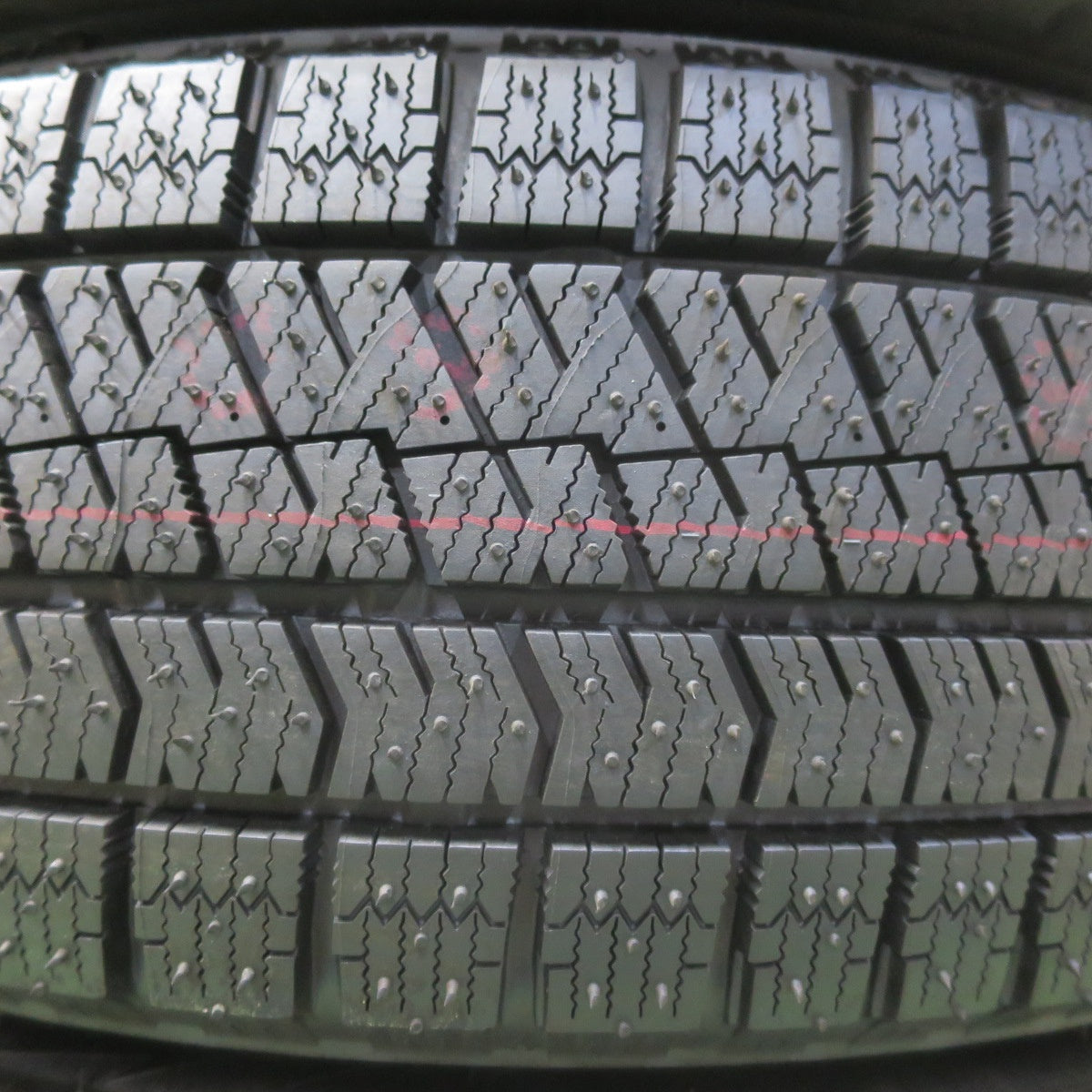 未使用！22年★スタッドレス 195/60R17 ブリヂストン ブリザック VRX2 IOTA LA STRADA 阿部商会 ラ ストラーダ イオタ 17インチ PCD114.3/5H★5072803イス
