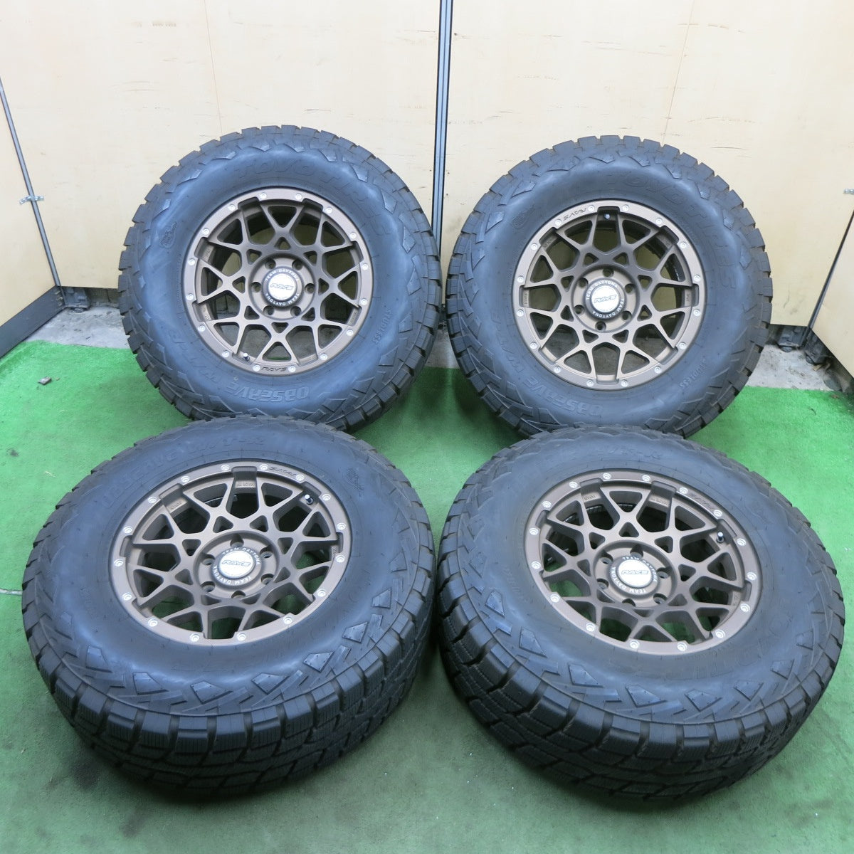 バリ溝！23年！キレイ！9分★RAYS TEAM DAYTONA M8 285/70R17 116/113Q 6PR スタッドレス トーヨー オブザーブ W/T-R レイズ デイトナ 17インチ PCD139.7/6H★6012305ナス