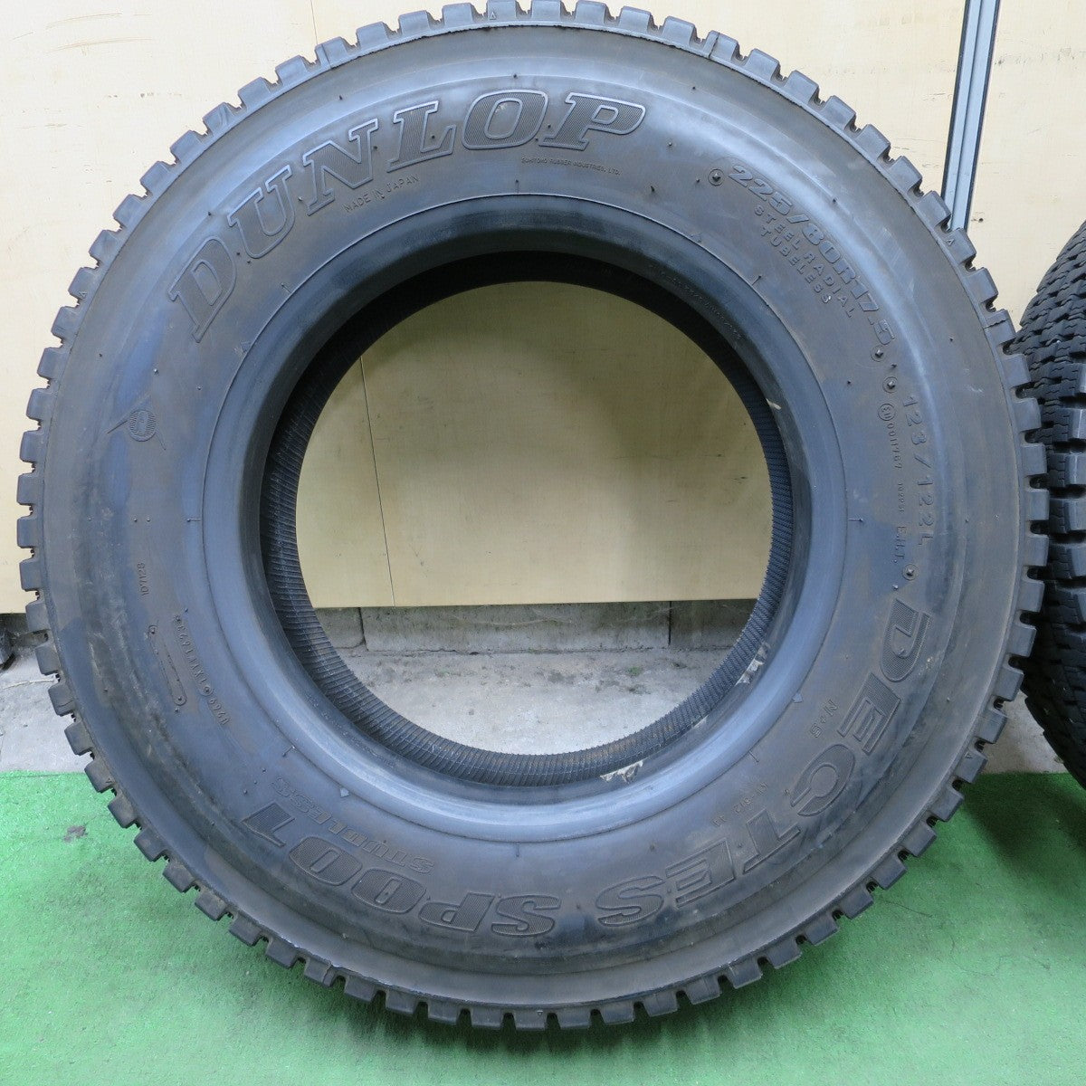 バリ溝！23年！9分！2本◎トラック タイヤ 225/80R17.5 123/122L スタッドレス ダンロップ デクテス SP001 DECTES 17.5インチ◎6100605NGスタ