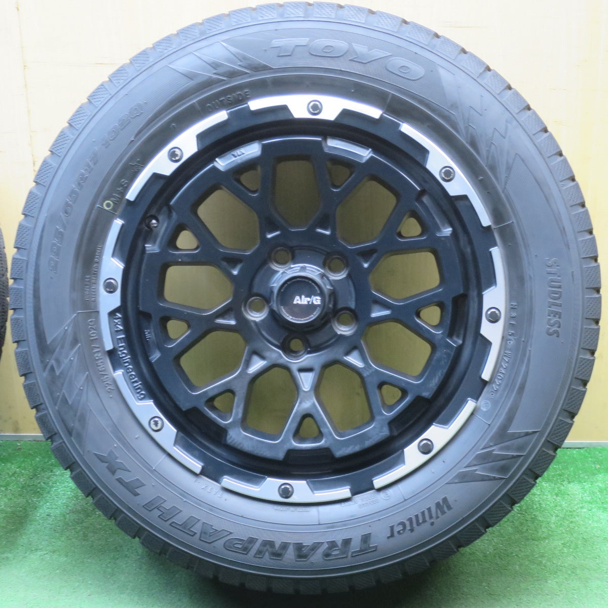 バリ溝！22年！9分★Air/G Rocks 4×4 Engineering 225/65R17 スタッドレス トーヨー ウインター トランパス TX 4X4 エンジニア 17インチ PCD114.3/5H★6052603NJス