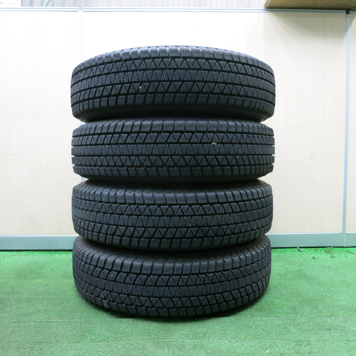 *送料無料* バリ溝！キレイ！9.5分★ジムニー 等 KEELER 175/80R16 スタッドレス ブリヂストン ブリザック DM-V3 KEELER キーラー PCD139.7/5H★4042002NJス