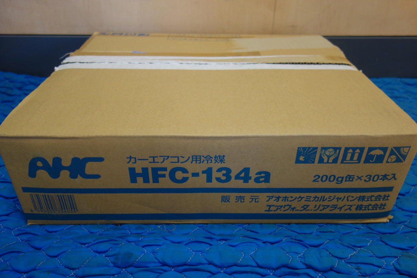 [送料無料] 未使用！30本☆AHC カー エアコン 用 冷媒 HFC-134a 200g缶×30本入 エアコン ガス クーラー ガス☆
