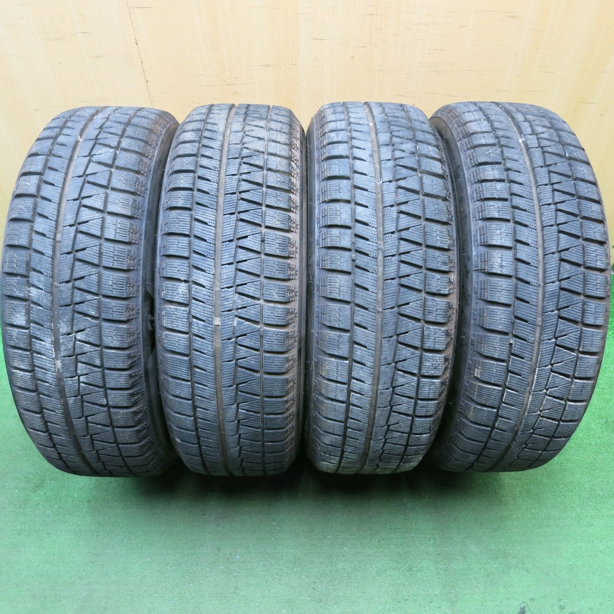バリ溝！23年！9.5分★スタッドレス 215/60R17 ブリヂストン アイスパートナー2 VIOLENTO KS ヴィオレント 17インチ PCD114.3/5H★5070501HAス