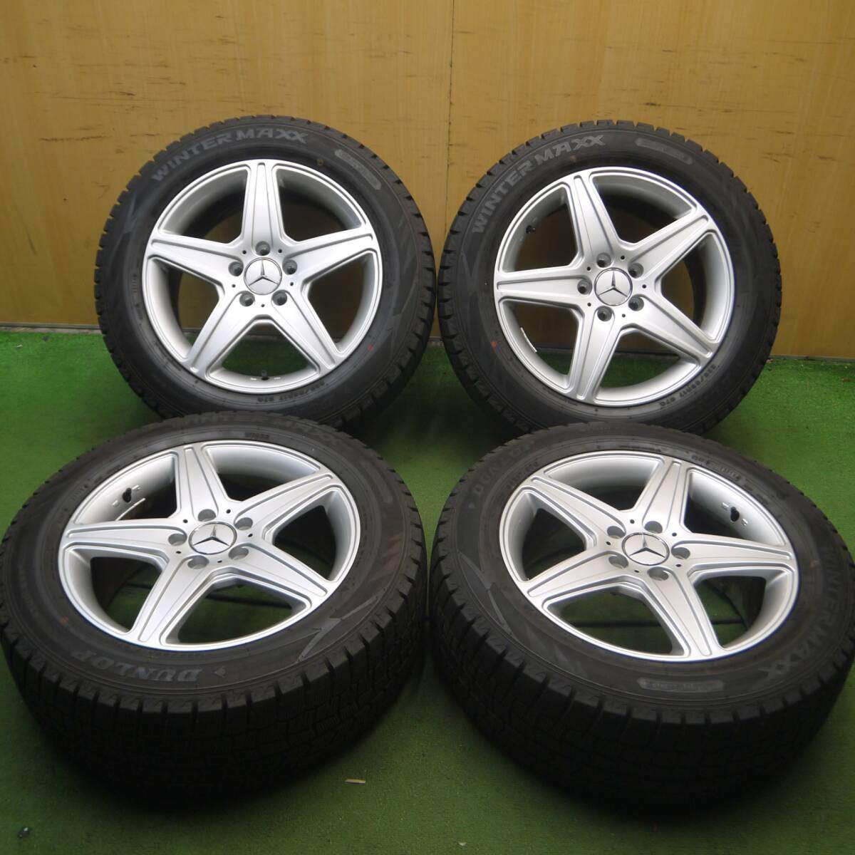 バリ溝！キレイ！9.5分★ベンツ 等 AGA 225/55R17 スタッドレス ダンロップ ウインターマックス WM02 PCD112/5H★4061903Hス