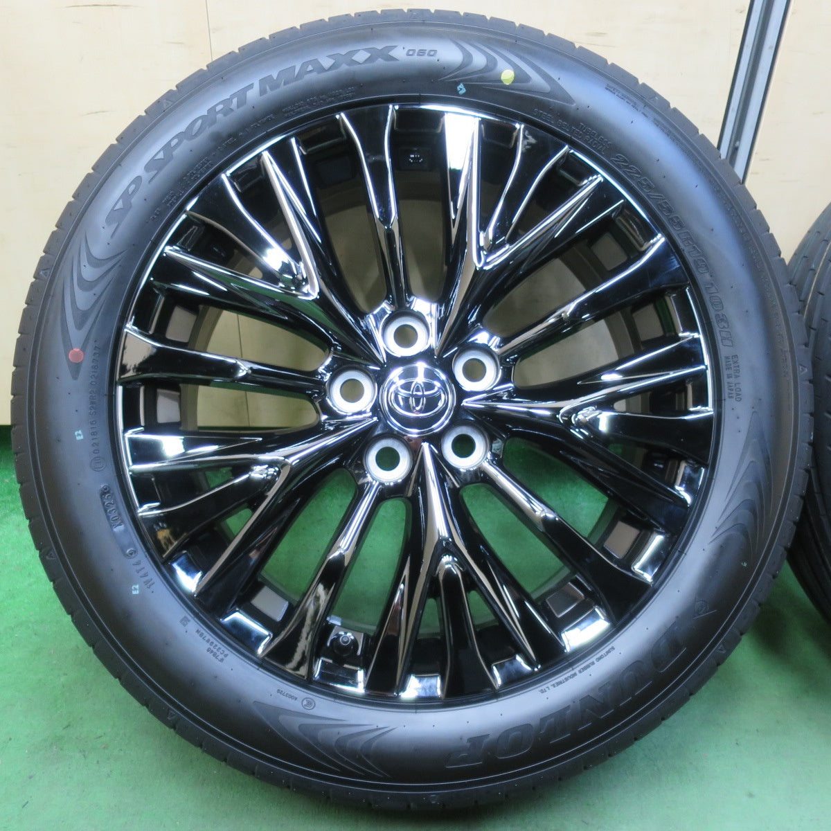 新車外し！25年★トヨタ 40系 アルファード ヴェルファイア Zプレミア 純正 225/55R19 ダンロップ SPスポーツマックス 060 19インチ PCD120/5H★5042805イノ