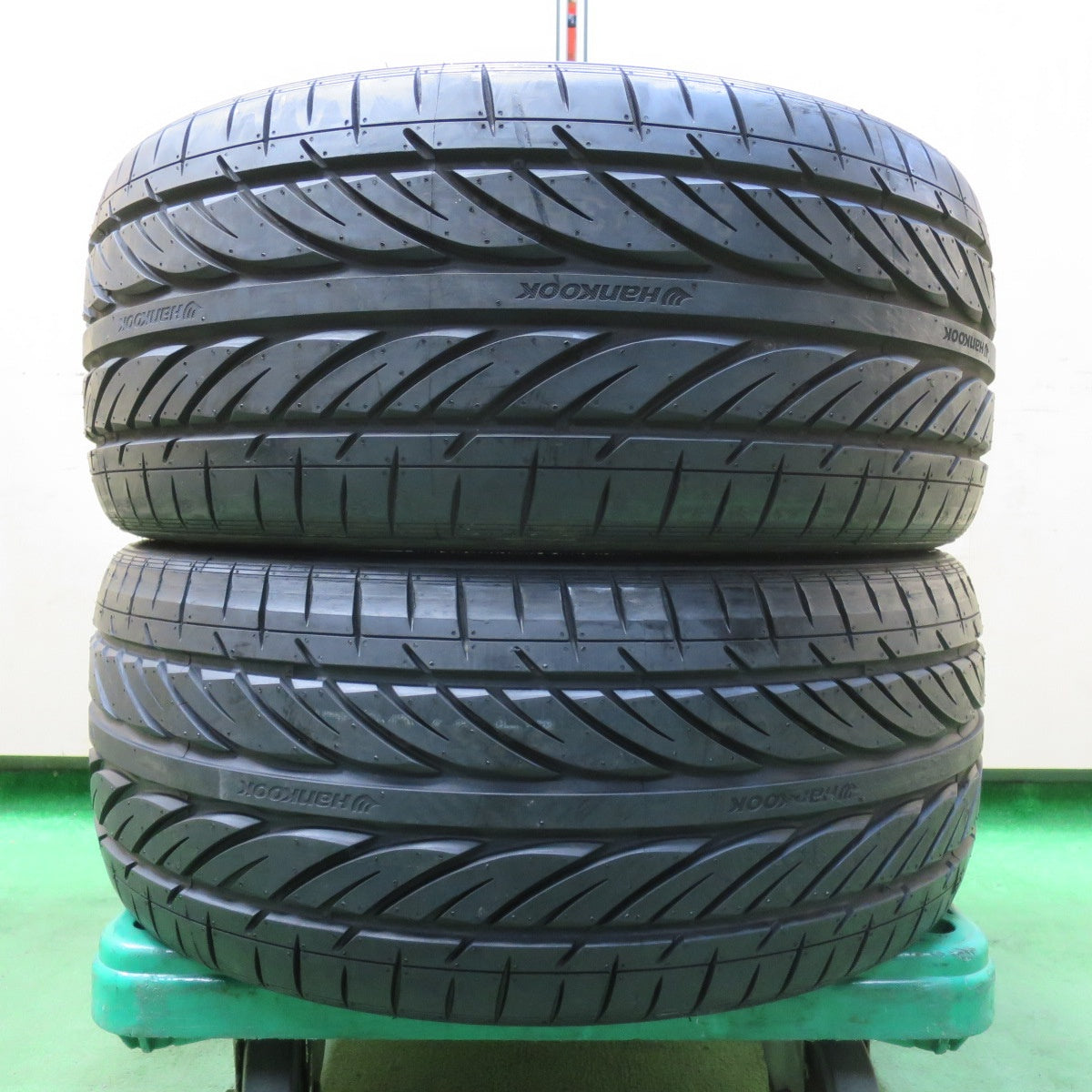 [送料無料] 未使用！2本★245/35R20 ハンコック ベンタス V12 evo VENTUS タイヤ 20インチ ベンツ CLSクラス Eクラス 等★5031711イノタ