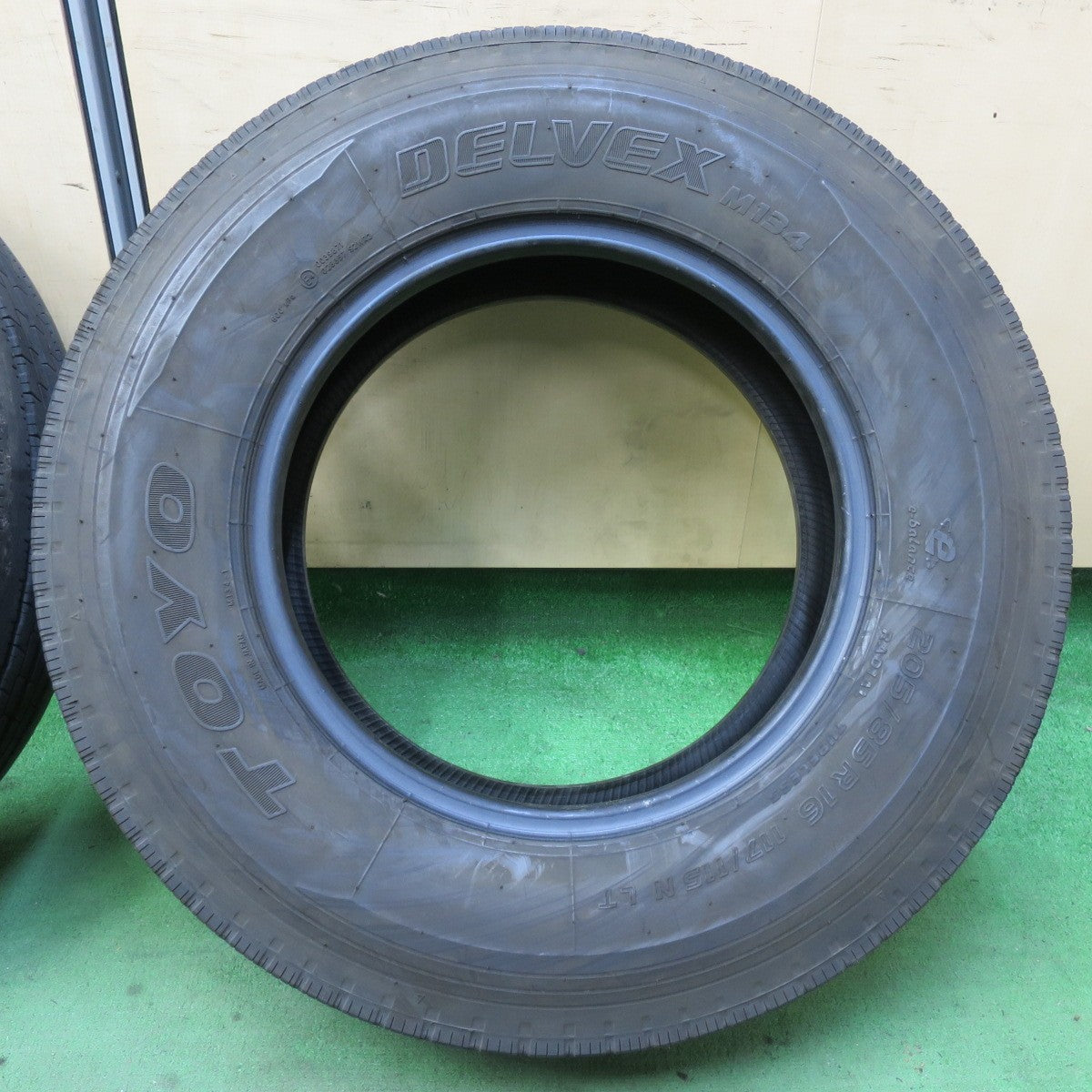 バリ溝！21年！9分★トラック タイヤ 205/85R16 117/115N トーヨー デルベックス M134 16インチ★5062609イノタ