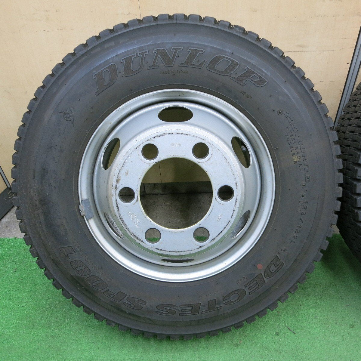 バリ溝！21年！8.5分！2本★トラック タイヤ 225/80R17.5 123/122L スタッドレス ダンロップ デクテス SP001 TOPY スチール 135-9CS PCD222.25/6H★5021903ナス